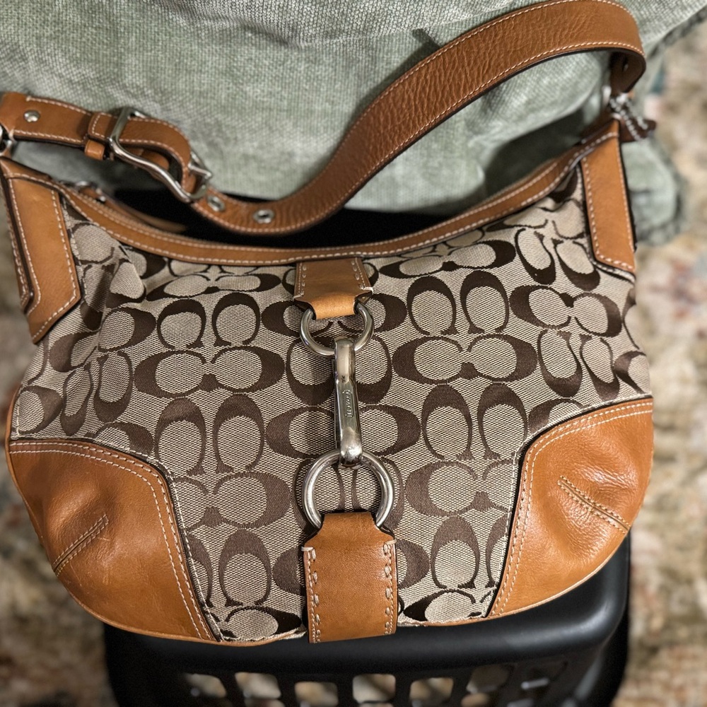 SOLD 1124/2025 Coach K0767-11576 Large Leather Hampton - Picture 2 of 15